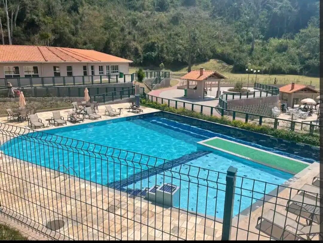 Piscina do condomínio